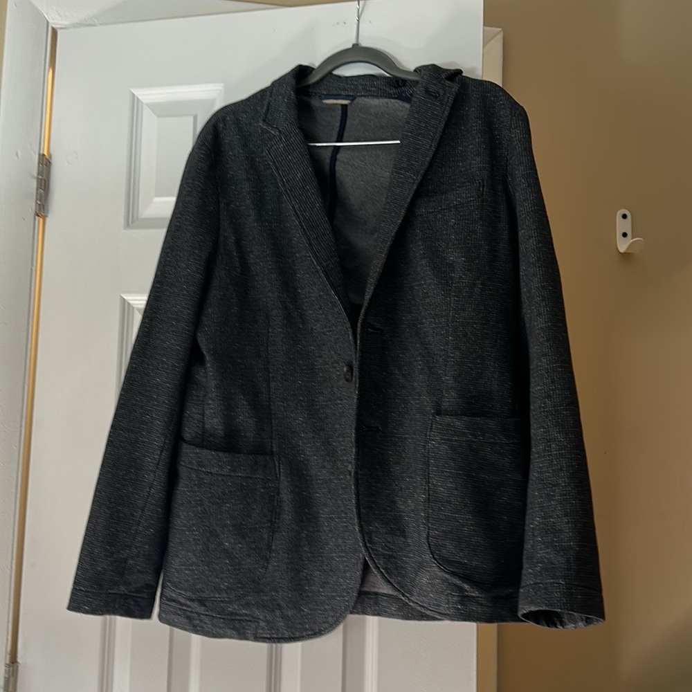 MASON'S buttoned mens blazer with pockets and emblem. high class and quality.